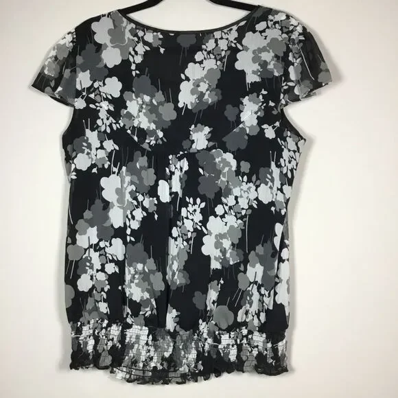 Ruffle sleeve floaty top with satin covered button detail front peasant size XL - Picture 4 of 8